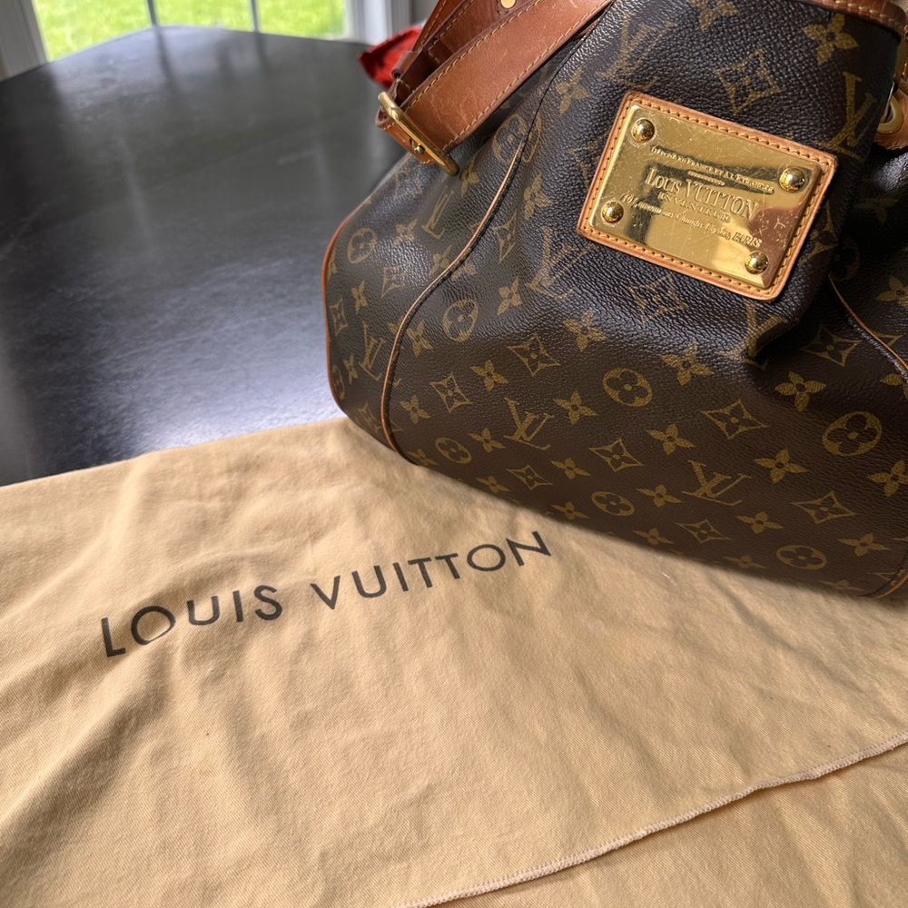 Louis Vuitton Galleria Bag